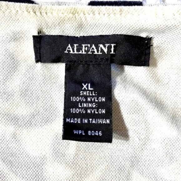 Alfani asymmetrical flocked flared sleeve damask pattern tunic. Women's XL - Picture 6 of 8